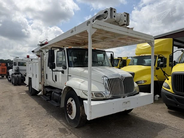 2009 LIFT-ALL LSS60-1S MOUNTED ON 2009 INTERNATIONAL DURASTAR 4300
