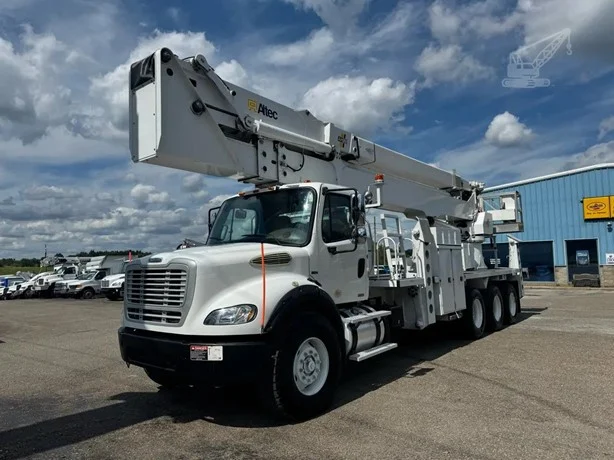 2011 ALTEC AH125 MOUNTED ON 2011 FREIGHTLINER BUSINESS CLASS M2 112
