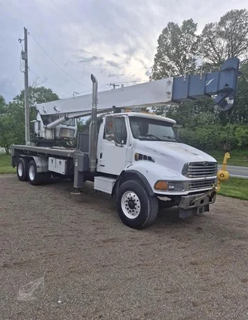 2004 Manitex 2892 MOUNTED ON 2005 STERLING ACTERRA