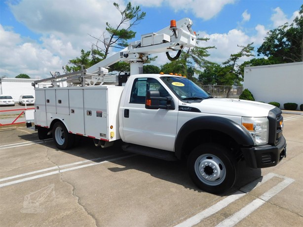 2011 ALTEC AT235 MOUNTED ON 2011 FORD F550