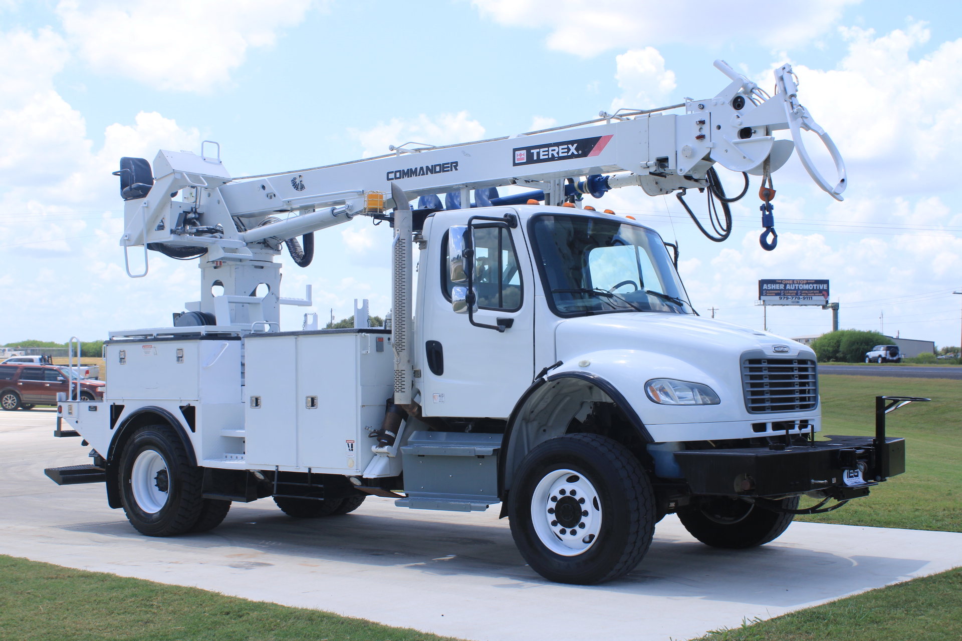 2017 Terex Commander 4047