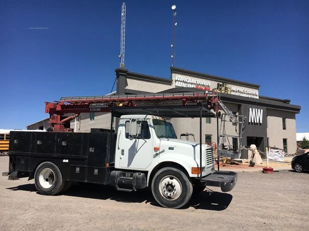 1999 WILKIE 520 MOUNTED ON 1999 INTERNATIONAL 4700