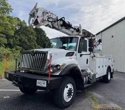 2017 Altec DM47BTR MOUNTED ON 2017 INTERNATIONAL WORKSTAR 7300