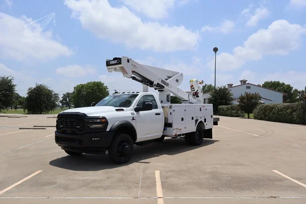 2026 VERSALIFT VST47MHI MOUNTED ON 2026 RAM 5500 HD