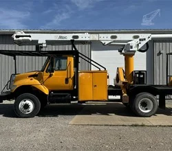 2003 Altec LRV56 MOUNTED ON 2003 INTERNATIONAL WORKSTAR 7300