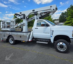 2023 VERSALIFT VST47N MOUNTED ON 2023 CHEVROLET SILVERADO 5500HD