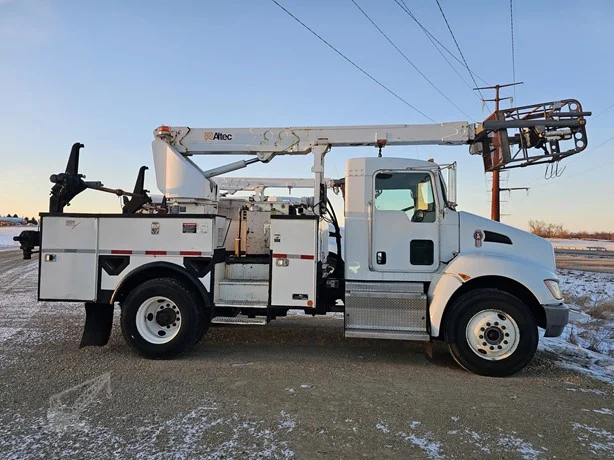 2011 ALTEC A40P MOUNTED ON 2012 KENWORTH T370