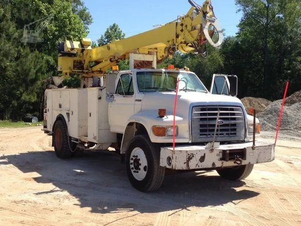 1998 TEREX COMMANDER 4045 MOUNTED ON 1998 FORD F800