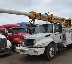 2009 Altec DM47TR MOUNTED ON 2009 INTERNATIONAL DURASTAR 4300