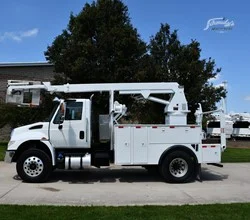 2017 POSI-PLUS 800-40 MOUNTED ON 2017 INTERNATIONAL DURASTAR 4300