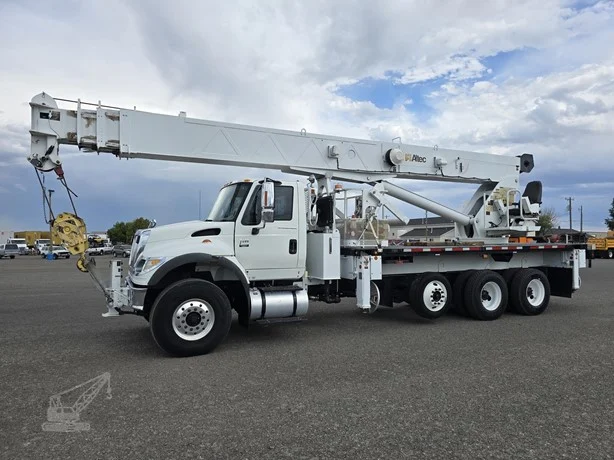 2007 ALTEC AC38-103 MOUNTED ON 2007 INTERNATIONAL WORKSTAR 7600