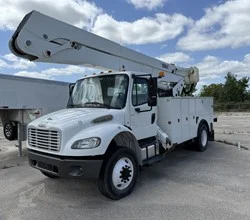 2016 VERSALIFT VO455MHI MOUNTED ON 2016 FREIGHTLINER BUSINESS CLASS M2 106