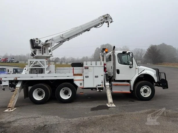 2017 ALTEC DM47 MOUNTED ON 2017 FREIGHTLINER BUSINESS CLASS M2 106