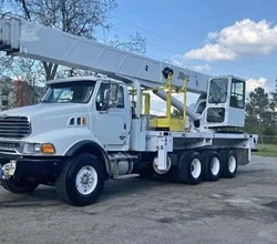 2006 Altec AC35-127 MOUNTED ON 2006 STERLING LT9000