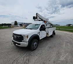 2019 Versalift SST40EIH MOUNTED ON 2019 FORD F550