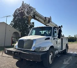 2014 ALTEC DC47TR MOUNTED ON 2014 INTERNATIONAL DURASTAR 4300