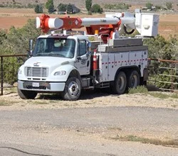 2010 Altec AM55E MOUNTED ON 2011 FREIGHTLINER BUSINESS CLASS M2 106