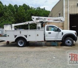 2018 VERSALIFT SST40EIH MOUNTED ON 2019 FORD F550