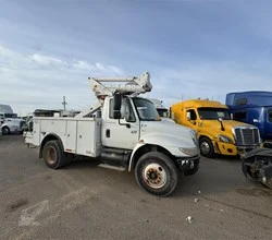 2005 Altec TA40 MOUNTED ON 2005 INTERNATIONAL DURASTAR 4200
