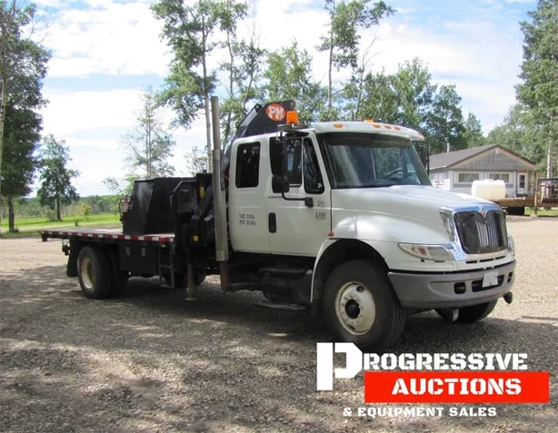 2002 PM 14 MOUNTED ON 2005 INTERNATIONAL DURASTAR 4400