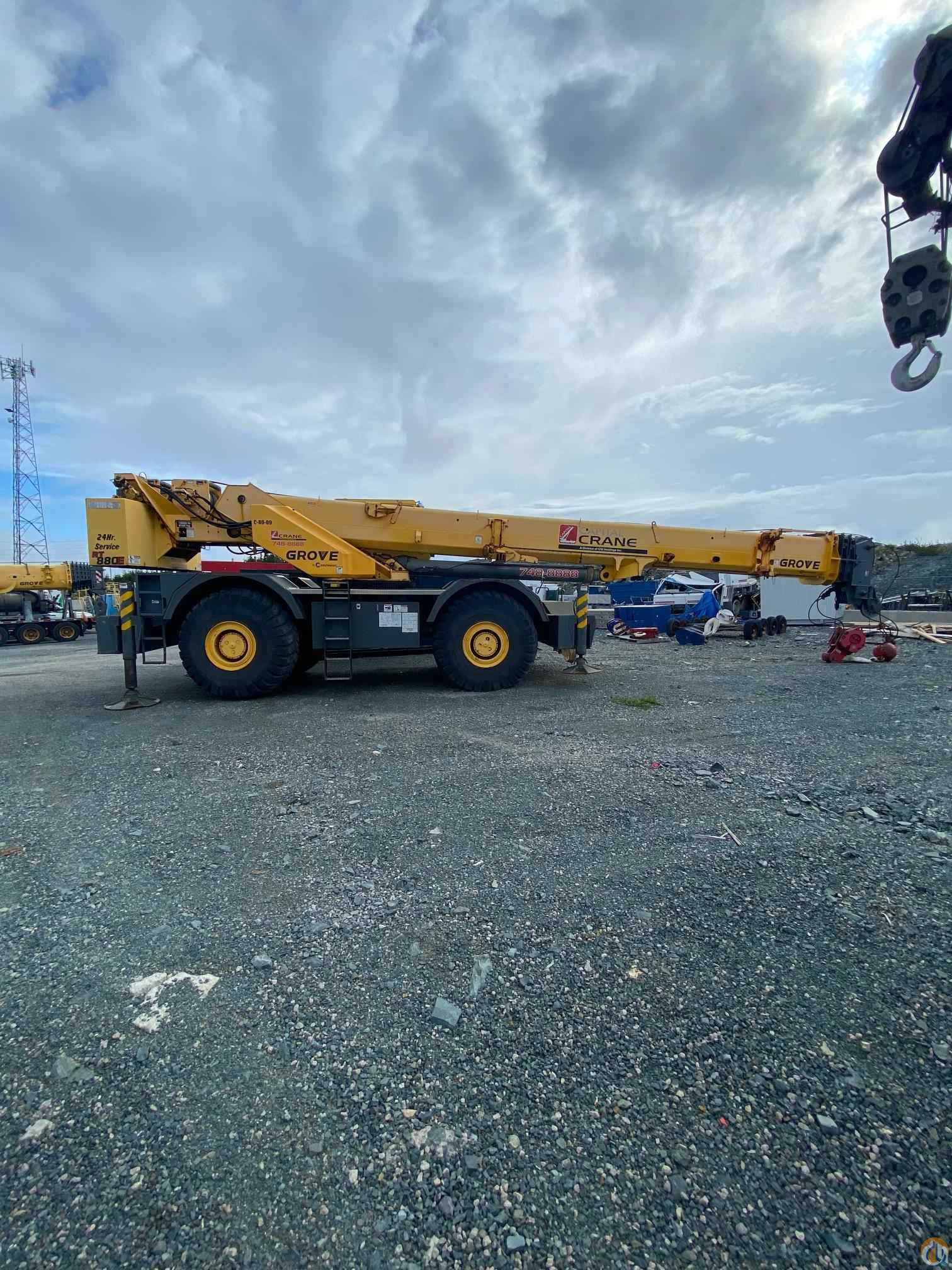 2011 Grove RT880E