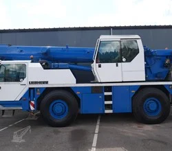 2004 LIEBHERR LTM1030
