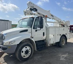 2011 Altec TA41M MOUNTED ON 2011 INTERNATIONAL DURASTAR 4300