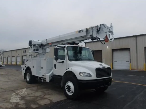 2019 ALTEC DC47TR MOUNTED ON 2020 FREIGHTLINER BUSINESS CLASS M2 106