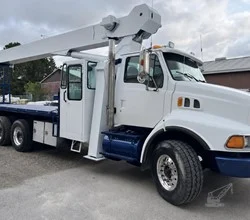 2000 NATIONAL 900A MOUNTED ON 2000 STERLING LT9500