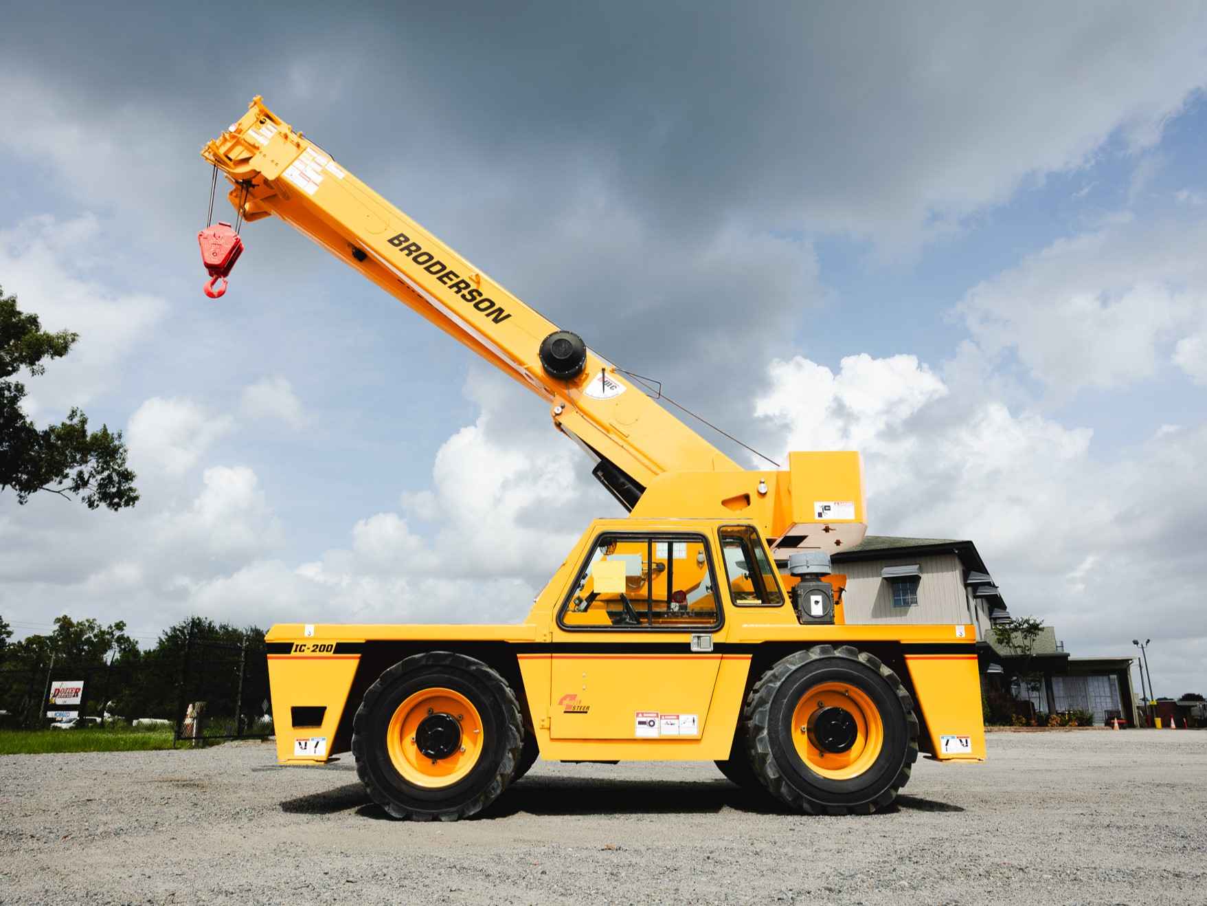 2012 Broderson IC-200-2H
