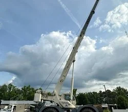 2012 TEREX RT780-1