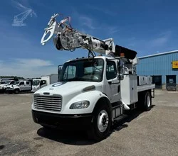 2014 Terex COMMANDER 4047 MOUNTED ON 2014 FREIGHTLINER BUSINESS CLASS M2 106