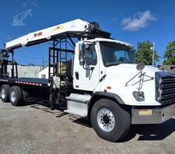 2016 Imt 24562 MOUNTED ON 2016 FREIGHTLINER 114SD