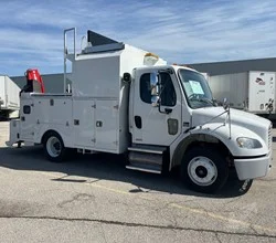 2009 MAXILIFT 260.3H MOUNTED ON 2009 FREIGHTLINER BUSINESS CLASS M2 106
