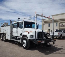 2002 National N80A MOUNTED ON 2002 FREIGHTLINER FL80