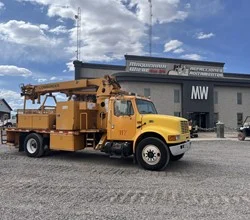 2001 Terex COMMANDER 4040 MOUNTED ON 2001 INTERNATIONAL 4900