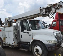 2005 Altec DM45TR MOUNTED ON 2005 INTERNATIONAL DURASTAR 4400