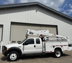 2006 ALTEC AT37G MOUNTED ON 2006 FORD F550 SD