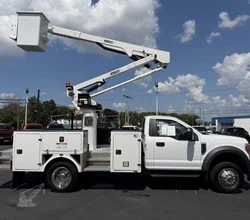 2022 VERSALIFT SST40EIH MOUNTED ON 2022 FORD F550