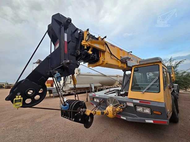 1993 P & H CNT650