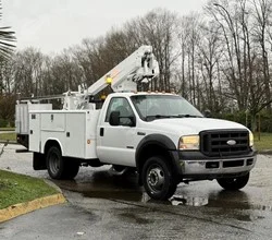 2006 Altec AT200 MOUNTED ON 2006 FORD F450 SD