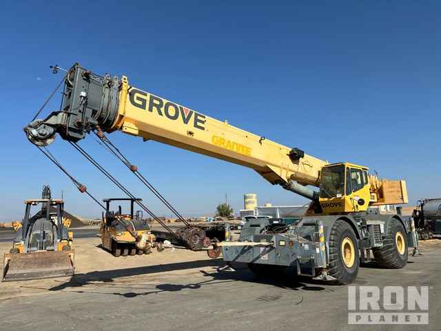 2004 Grove RT700E