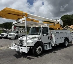 2017 Altec AA755 MOUNTED ON 2017 FREIGHTLINER BUSINESS CLASS M2 106