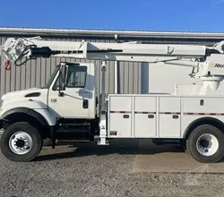 2007 Altec DM47TR MOUNTED ON 2007 INTERNATIONAL WORKSTAR 7300