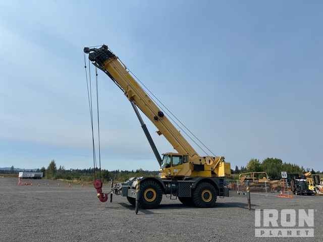 2009 Grove RT890E