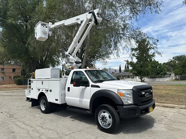 2013 ALTEC AT37G MOUNTED ON 2013 FORD F550 SD