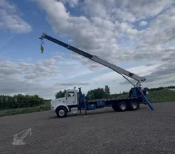 2008 National 660E2 MOUNTED ON 2008 PETERBILT 365