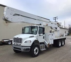 2020 Altec A77T MOUNTED ON 2020 FREIGHTLINER BUSINESS CLASS M2 106
