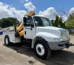 2017 Effer 135/3S MOUNTED ON 2019 INTERNATIONAL DURASTAR 4300