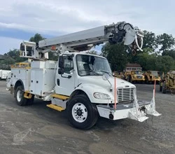 2013 ALTEC DM47BBR MOUNTED ON 2013 FREIGHTLINER BUSINESS CLASS M2 106